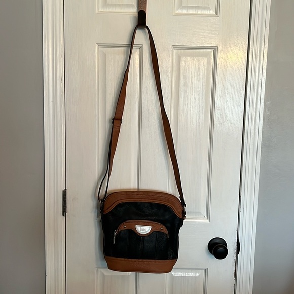 Born BOC pebbled leather two tone crossbody - Picture 3 of 16